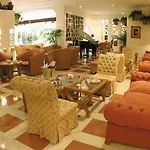 فندق Tropical 3*