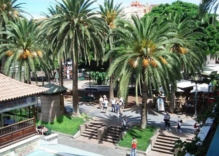 Tropical מלון 3*